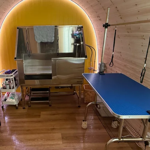 dog grooming table for garden pod