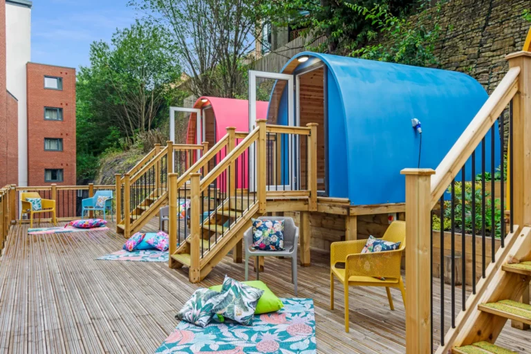 pods-with-rugs
